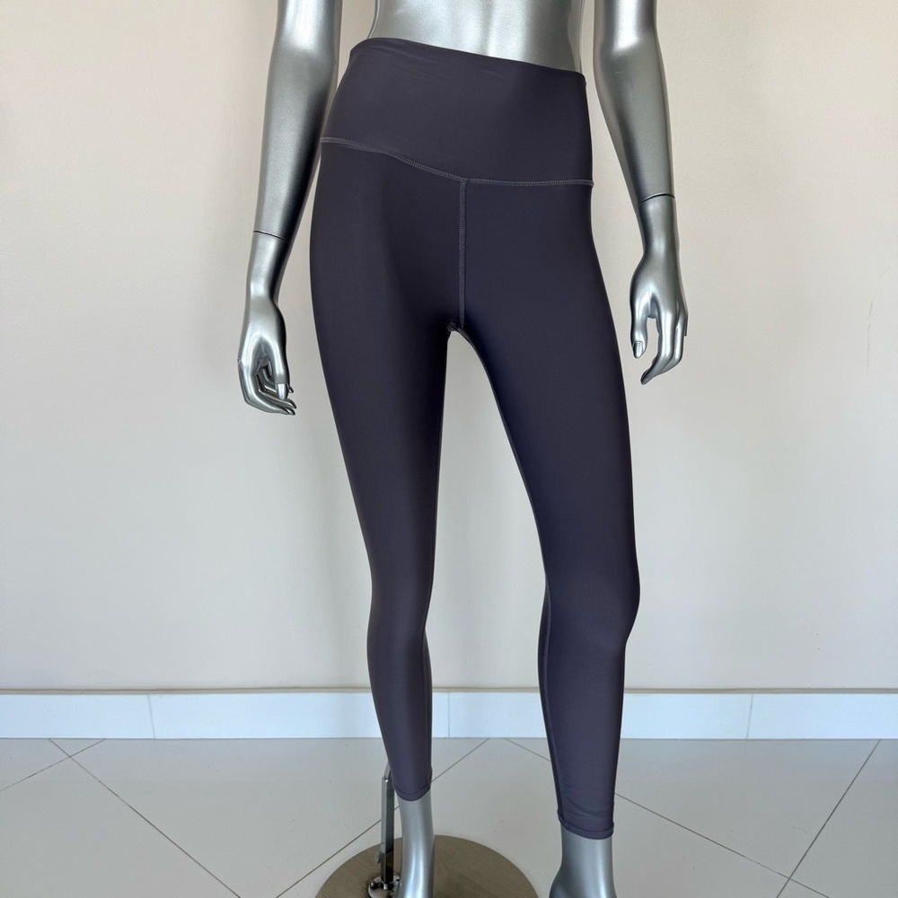 ALO Yoga women leggings size S Retail 125$